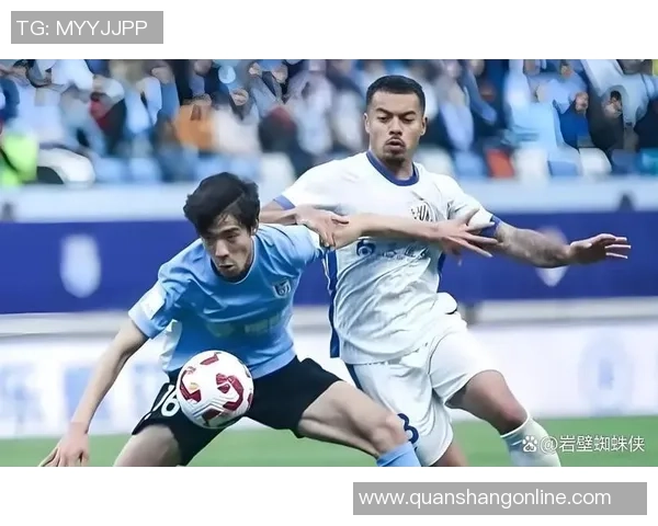 中超再现稀有1幕：边裁心情失控，指着主教练骂，主裁劝架！